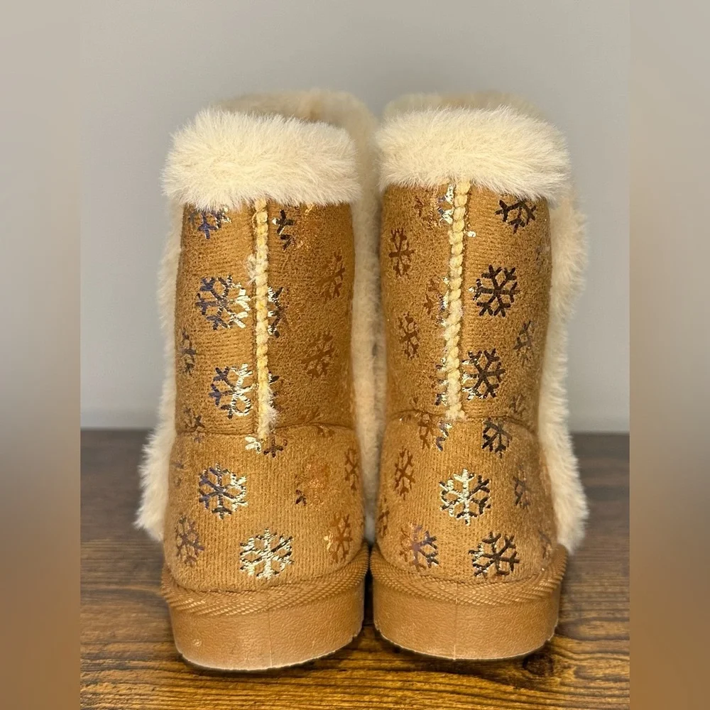 Olivia Miller Girls Chestnut Snow Days Boots NWT Size Girls 3 - Picture 5 of 7